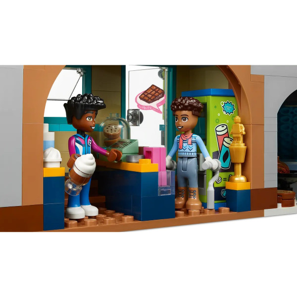Фото - Конструктор LEGO Friends Праздничная горнолыжная трасса и кафе (41756)