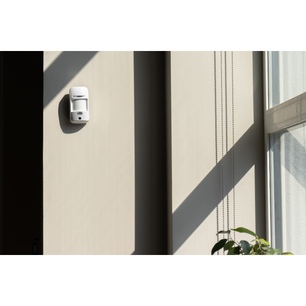 Фото - Беспроводной датчик движения U-PROX PIR Cam White