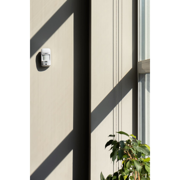 Фото - Беспроводной датчик движения U-PROX PIR Cam White