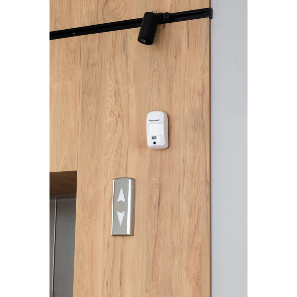 Фото - Беспроводной датчик движения U-PROX PIR Cam White