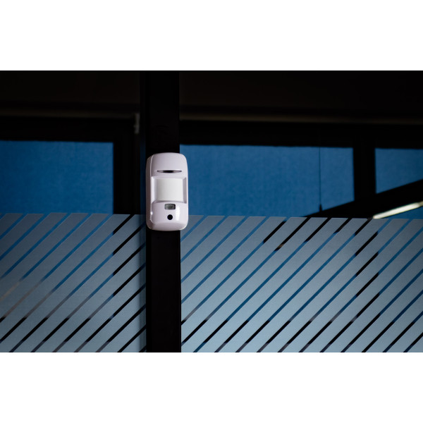 Фото - Беспроводной датчик движения U-PROX PIR Cam White