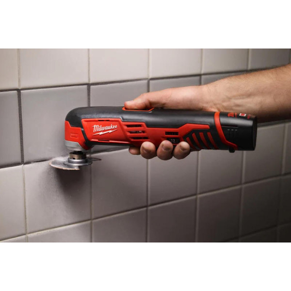 Фото - Многофункциональный инструмент Milwaukee C12 MT-0 без АКБ и ЗУ (4933427180)