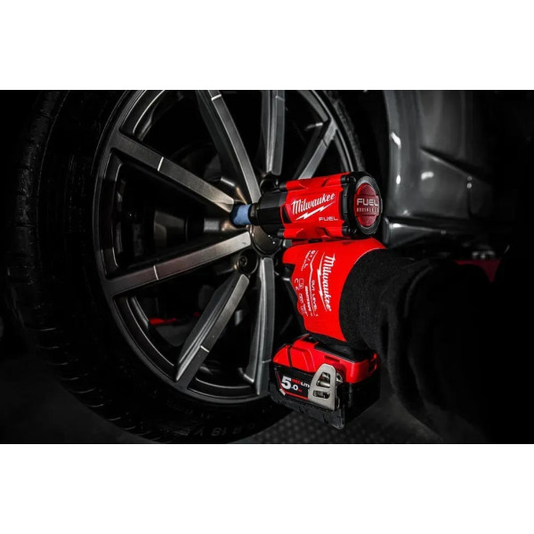 Фото - Гайковерт аккумуляторный Milwaukee M18 FMTIW2F12-0 18В без АКБ и ЗУ (4933498057)