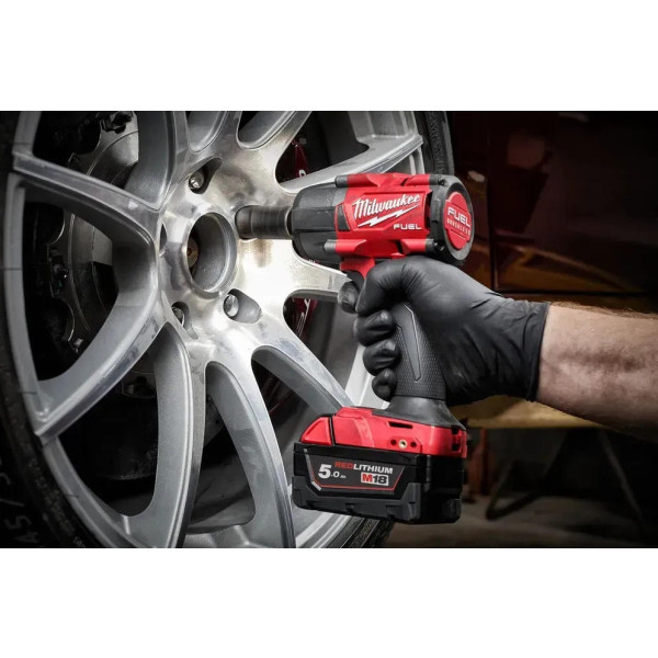 Фото - Гайковерт аккумуляторный Milwaukee M18 FMTIW2F12-0 18В без АКБ и ЗУ (4933498057)
