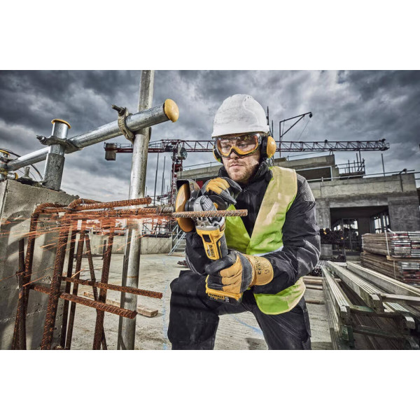 Фото - Болгарка DeWALT 18 B XR Li-lon (DCG405P3)