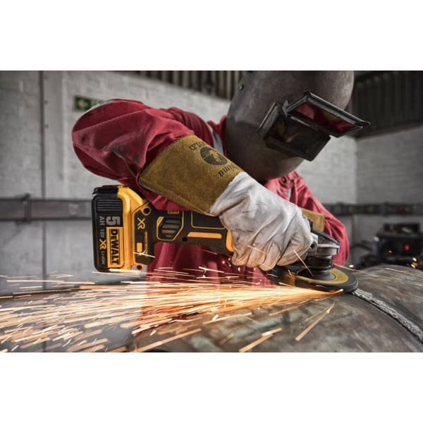 Фото - Болгарка DeWALT 18 B XR Li-lon (DCG405P3)