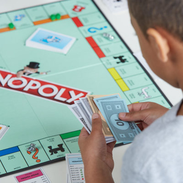Фото - Настольная игра Hasbro Классическая Монополия (русская) (C1009_121)