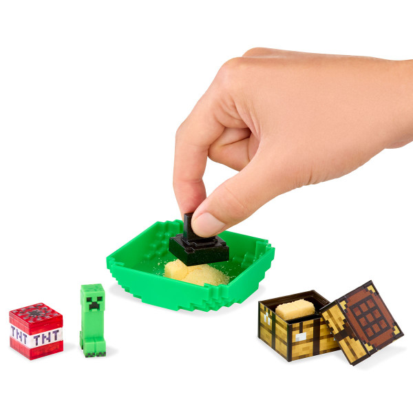 Фото - Коллекционная фигурка MGA's Miniverse Mini Minecraft - СОЗДАЙ ПИКСЕЛЬНОЕ ПРИКЛЮЧЕНИЕ в ассортименте (557272)