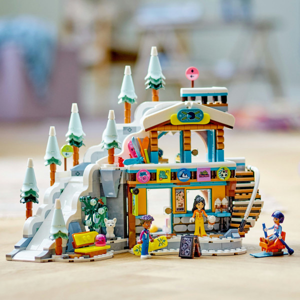 Фото - Конструктор LEGO Friends Праздничная горнолыжная трасса и кафе (41756)