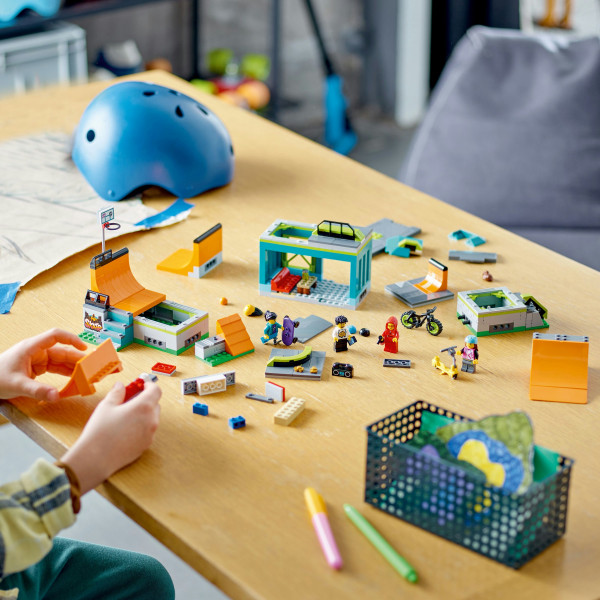Фото - Конструктор LEGO City Уличный скейтпарк (60364)