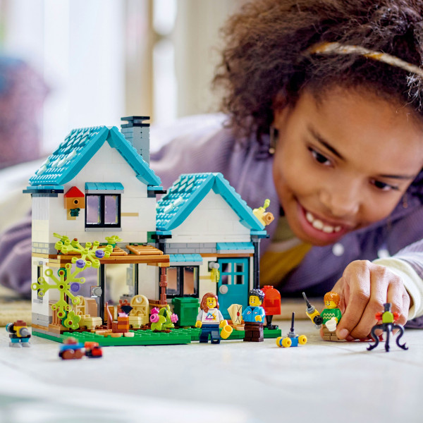 Фото - Конструктор LEGO Creator Уютный дом (31139)