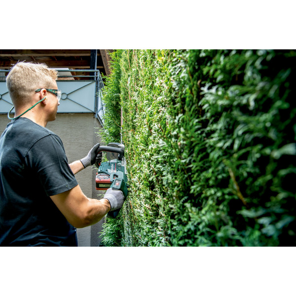 Фото - Кусторез Metabo HS 18 LTX BL 75 (601724850)