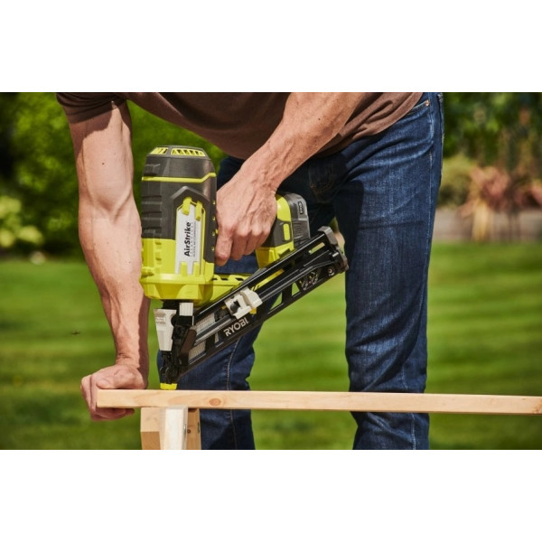 Фото - Гвоздезабиватель Ryobi ONE+ R15GN18-0 без АКБ и ЗУ (5133005297)