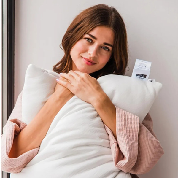 Фото - Подушка стандартная MirSon №804 Julia EcoSilk Hand made 50х70 см (2200003037210)