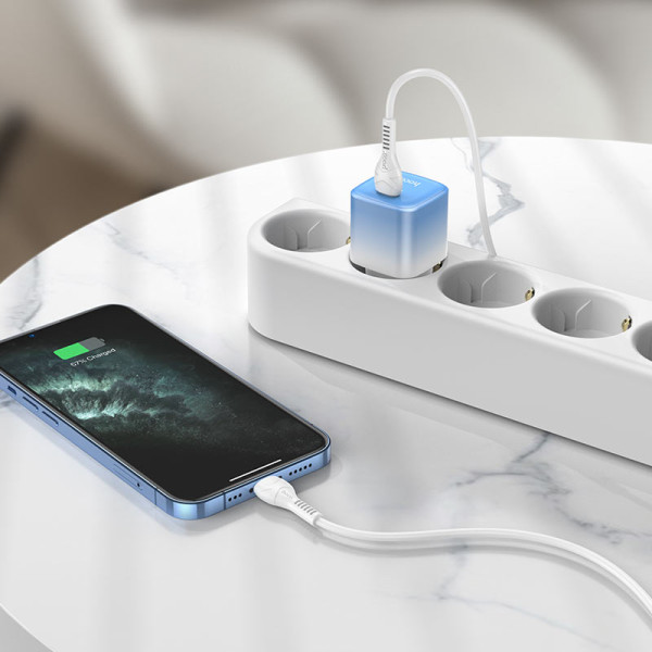 Фото - Сетевое зарядное устройство HOCO C101A single port PD20W charger set(C to iP) Ice Blue (6931474769381)