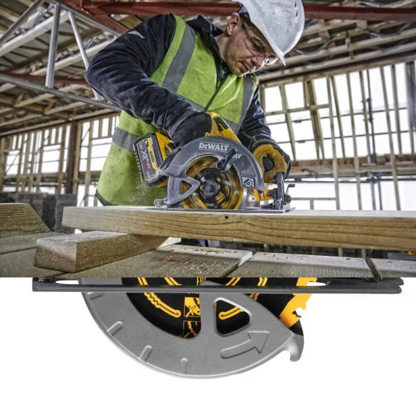 Фото - Пила дисковая DeWALT 54В XR FLEXVOLT Li-lon (DCS578NT)