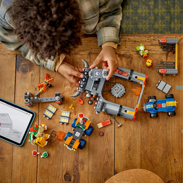 Фото - Конструктор LEGO  Super Mario™ Mario Kart™ – Боузер и его замок (72039)