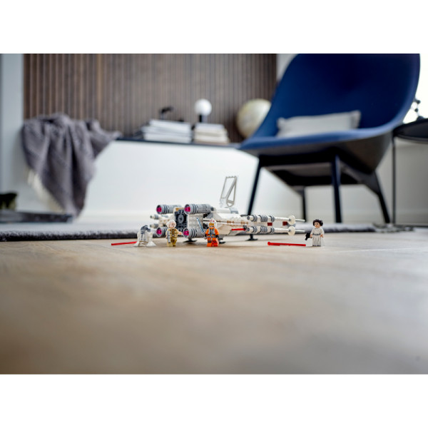 Фото - Конструктор LEGO Star Wars Истребитель X-wing Люка Скайвокера (75301)
