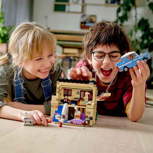 Фото - Конструктор LEGO Harry Potter Тиссовая улица 4 (75968)
