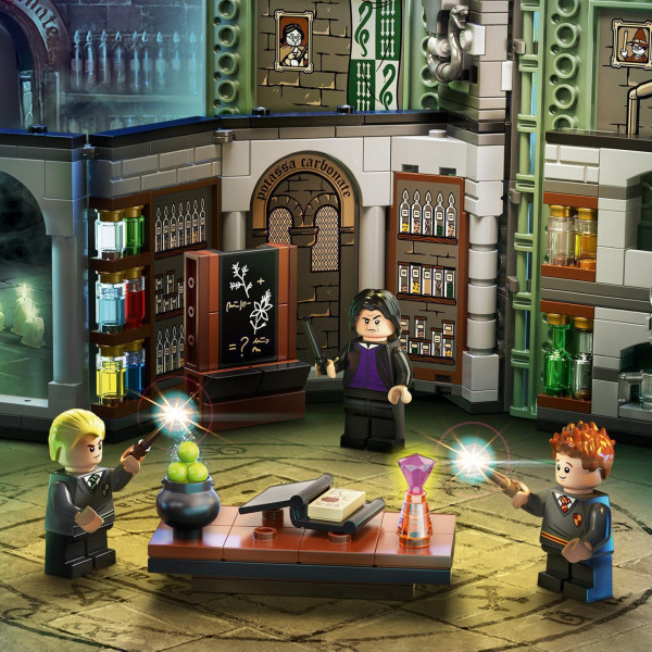 Фото - Конструктор LEGO Harry Potter В Хогвартсе урок зельеварения (76383)