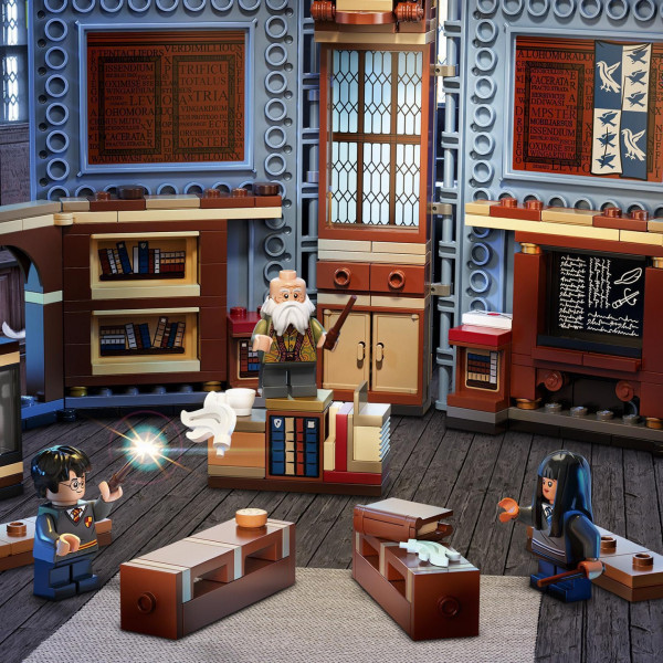 Фото - Конструктор LEGO Harry Potter В Хогвартсе урок заклинаний (76385)