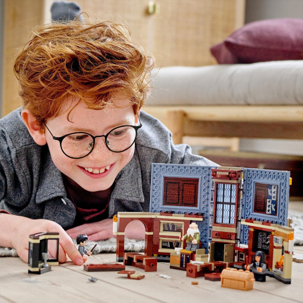 Фото - Конструктор LEGO Harry Potter В Хогвартсе урок заклинаний (76385)