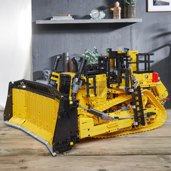 Фото - Конструктор LEGO Technic Бульдозер Cat D11 на пульте управления (42131)