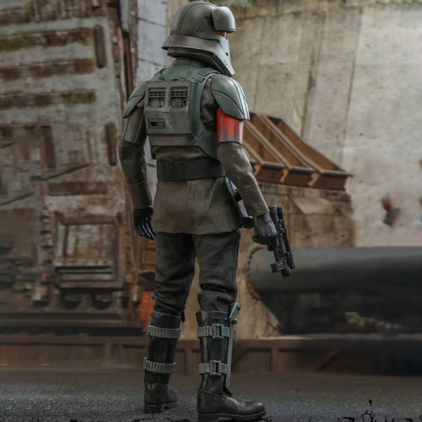 Фото - Коллекционная фигурка Hot Toys MANDALORIAN Transport Trooper - Scale 1/6 38,1 см (907512)