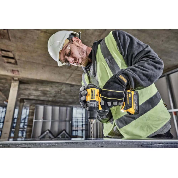 Фото - Дрель-шуруповерт DeWALT DCD800NT