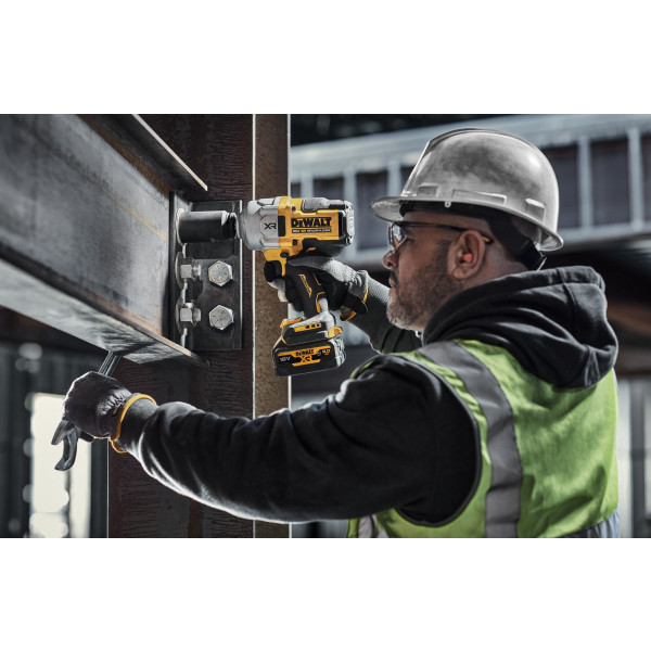 Фото - Гайковерт аккумуляторный DeWALT DCF964NT