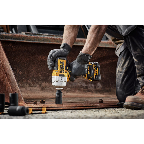 Фото - Гайковерт аккумуляторный DeWALT DCF961N