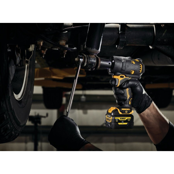 Фото - Гайковерт аккумуляторный DeWALT DCF901P1G