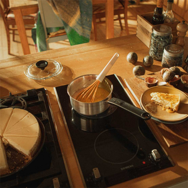 Фото - Ковш Fiskars Form 1,5 л (1072315)