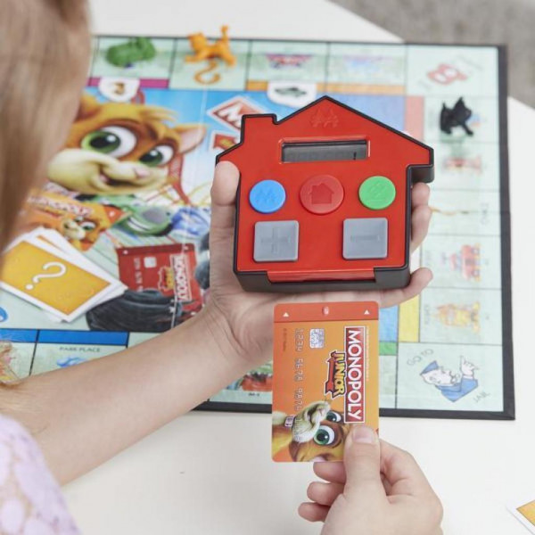 Фото - Настольная игра Hasbro Моя первая Монополия с банковскими картами (E1842)