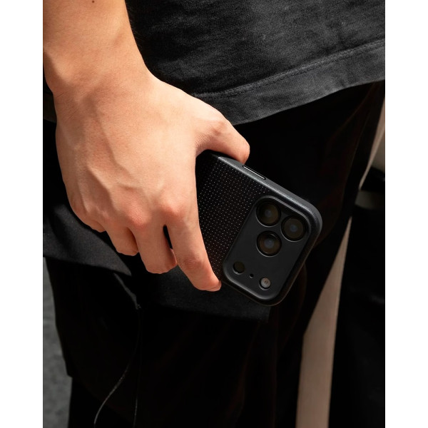 Фото - Чехол для смартфона Native Union Active Case Black for iPhone 17 Pro (ACTCSE-BLK-NP25P)