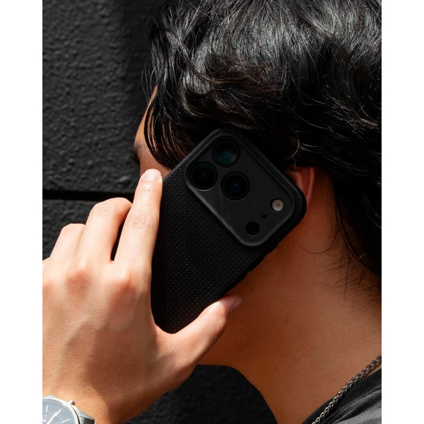Фото - Чехол для смартфона Native Union Active Case Black for iPhone 17 Pro (ACTCSE-BLK-NP25P)