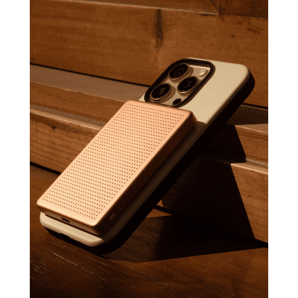 Фото - Батарея мобильная Native Union Active Magnetic 5 000mAh Apricot Crush (ACTPB-5KMS-APR)