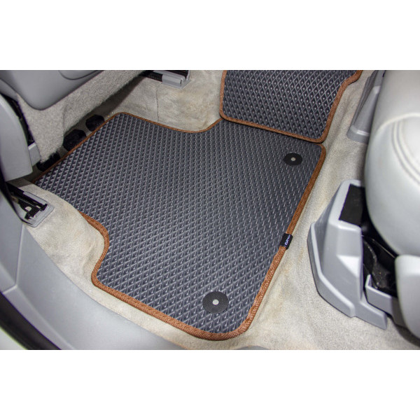 Фото - Коврики из экокожи в салон авто EVAtech ECO для Q7 (4M) 7 seats Audi 2015 2 поколение SUV USA (AU11153CE5AV8BBB)