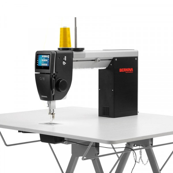 Фото - Стегальная машина для квилтинга Bernina Q 16 Plus