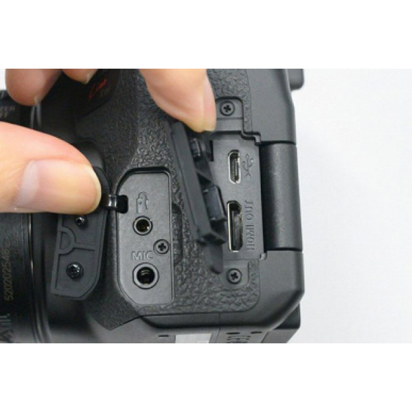 Фото - Микроповреждение - Фотокамера зеркальная Canon EOS 850D Body Black (3925C017)