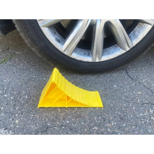 Фото - Упор для колес Poputchik 220х80х115 (16-040)