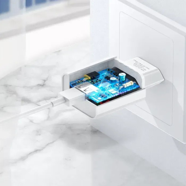 Фото - Сетевое зарядное устройство Usams US-CC075 T18 Single USB Travel Charger White (CC075TC01)