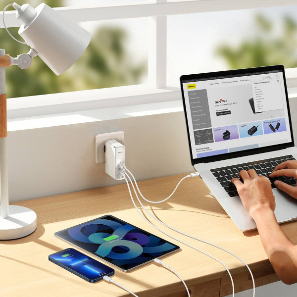 Фото - Сетевое зарядное устройство Baseus GaN5 Pro 140W 2 x Type-C + USB + Кабель Type-C - Type-C White (CCGP100202)