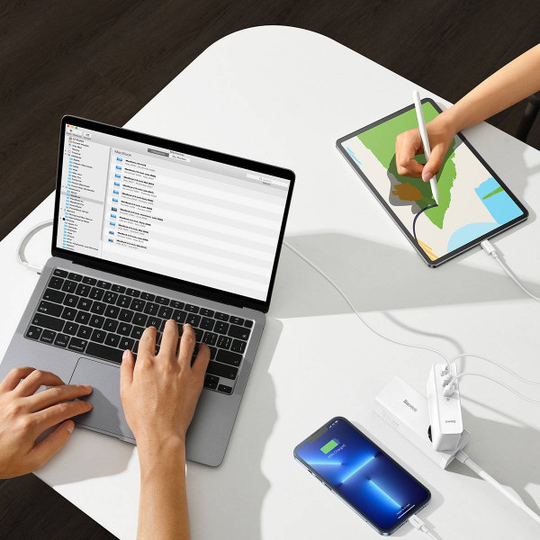 Фото - Сетевое зарядное устройство Baseus GaN5 Pro 140W 2 x Type-C + USB + Кабель Type-C - Type-C White (CCGP100202)