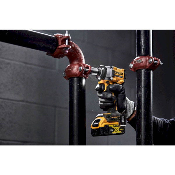 Фото - Гайковерт аккумуляторный DeWALT DCF922N