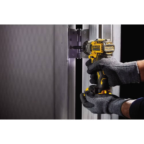 Фото - Шуруповерт DeWALT DCF601D2