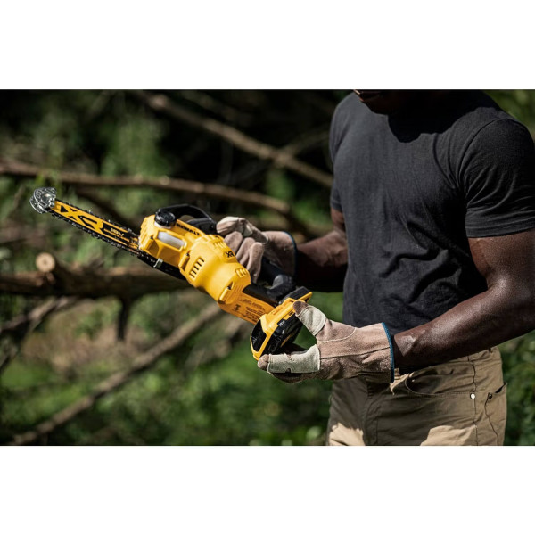 Фото - Цепная пила DeWALT DCMPS520P1