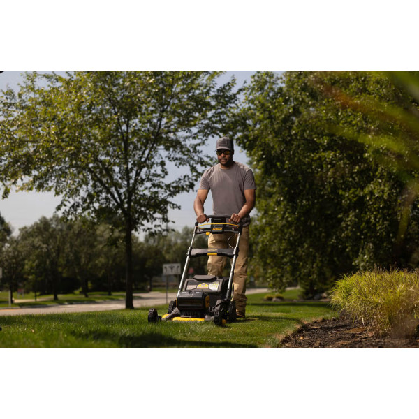 Фото - Газонокосилка аккумуляторная DeWALT DCMWP134W2