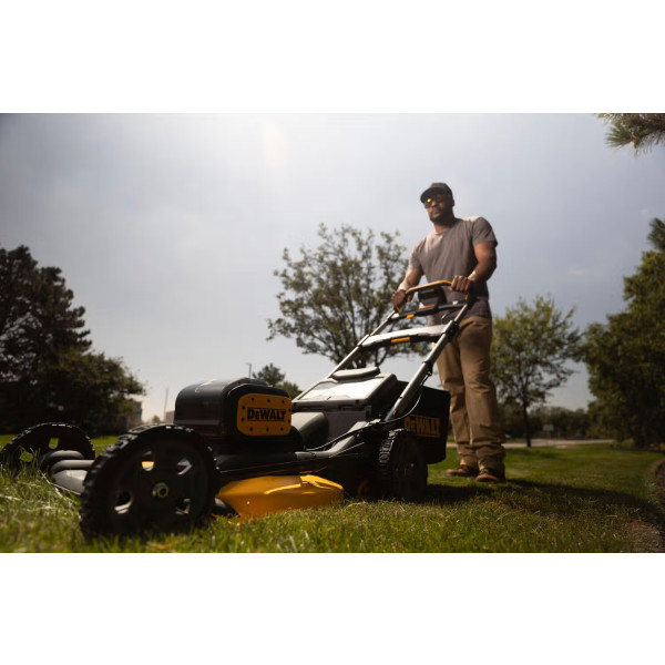 Фото - Газонокосилка аккумуляторная DeWALT DCMWP134W2