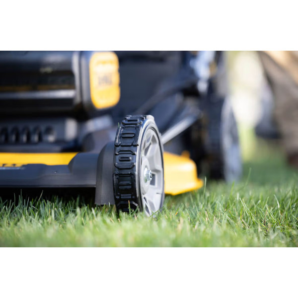 Фото - Газонокосилка аккумуляторная DeWALT DCMWP134W2